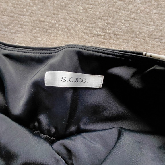 SC & Co Womens SMALL Skort Floral Active Skirt Pockets Stretch Black White - Picture 8 of 10